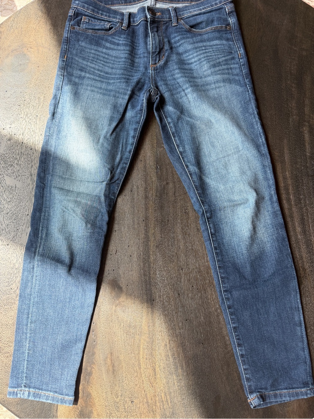 Banana Republic Women's Skinny Jeans in Faded Blue Wash